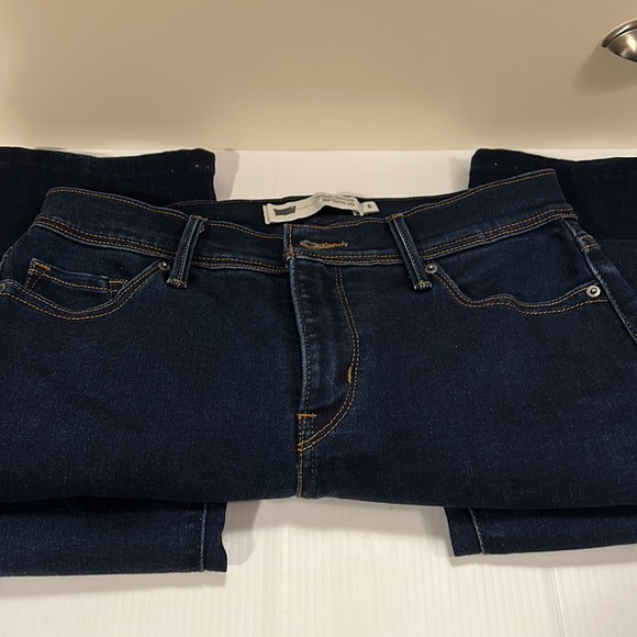 Women's Levi's 512 Perfectly Slimming Skinny Jeans size 6- like new condition - Picture 9 of 13